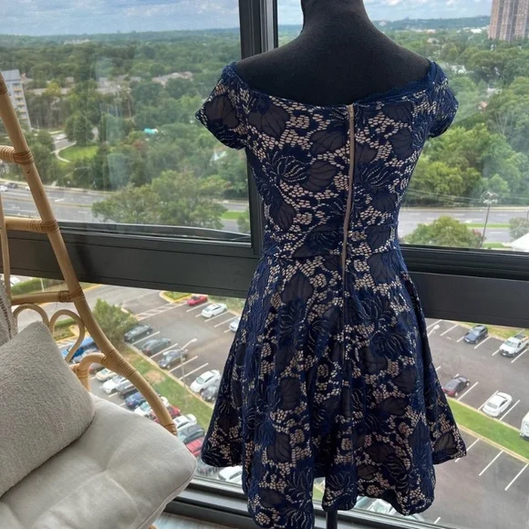 Vintage Lace fit and flare skater dress size small - Picture 3 of 10